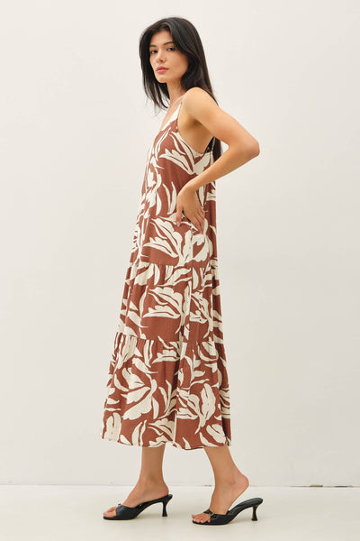 TROPICAL PRINTED MIDI DRESS W/ TIERED SKIRT: CORAL / M