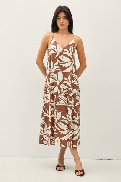 TROPICAL PRINTED MIDI DRESS W/ TIERED SKIRT: CORAL / M